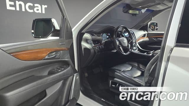 Cadillac Escalade 2018 — Şəkil 10/20