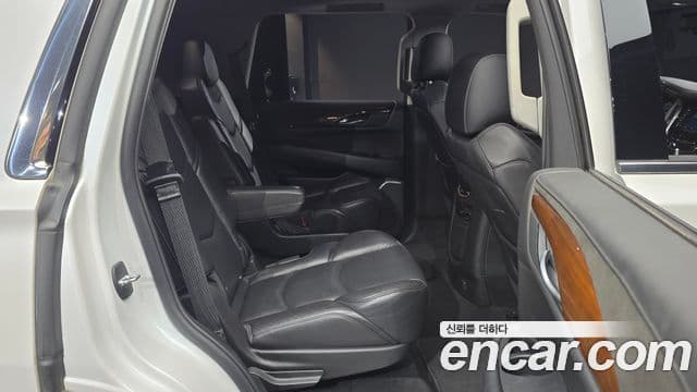 Cadillac Escalade 2018 — Şəkil 12/20
