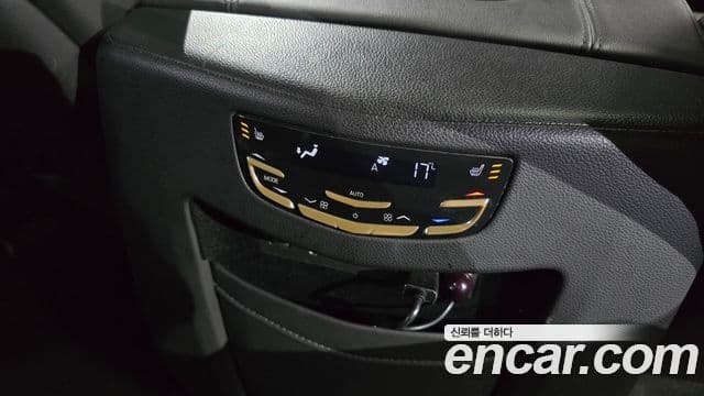 Cadillac Escalade 2018 — Şəkil 19/20
