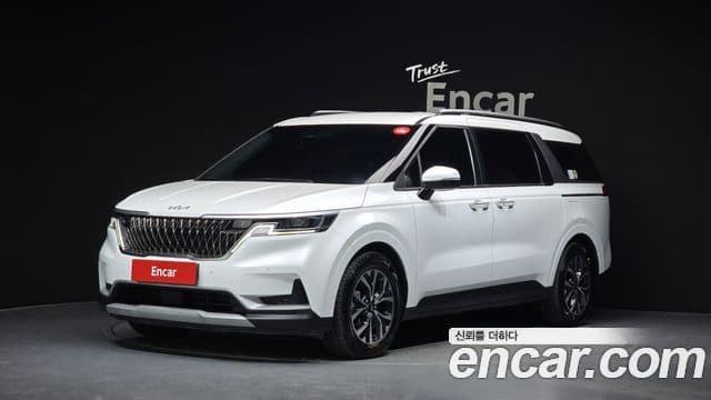 Kia Carnival 2023 — Фото 1/20