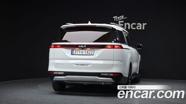 Kia Carnival 2023 — Фото 4/20