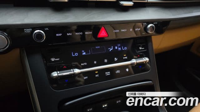 Kia Carnival 2023 — Фото 18/20