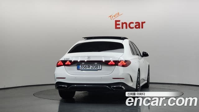 Mercedes-Benz E-Class 2025 — Фото 4/20