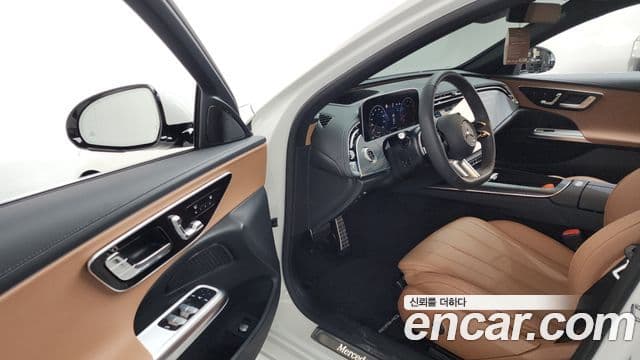 Mercedes-Benz E-Class 2025 — Фото 10/20