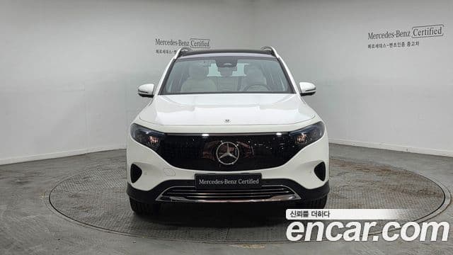 Mercedes-Benz EQB 2025 — ფოტო 8/16