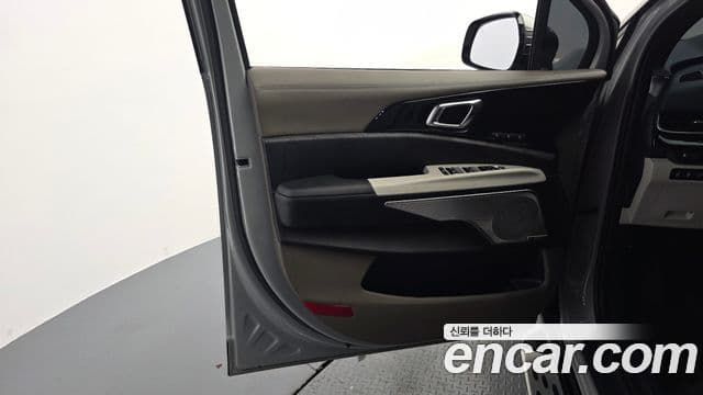 Kia Carnival 2025 — Photo 18/41