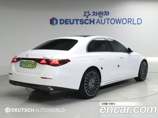 Mercedes-Benz E-Class 2024 — ფოტო 1/20