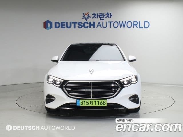 Mercedes-Benz E-Class 2024 — ფოტო 2/20
