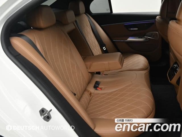 Mercedes-Benz E-Class 2024 — ფოტო 11/20