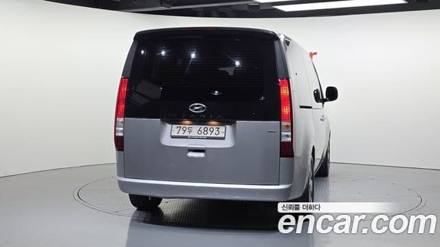 Hyundai Staria 2021 — ფოტო 3/20