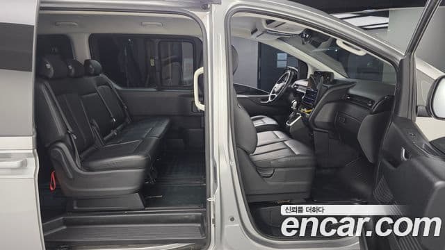 Hyundai Staria 2021 — ფოტო 17/20