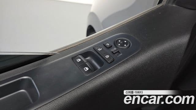 Hyundai Staria 2021 — ფოტო 18/20