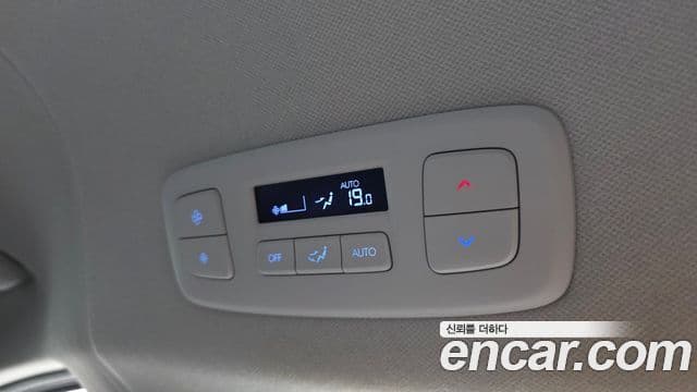 Hyundai Staria 2021 — ფოტო 19/20
