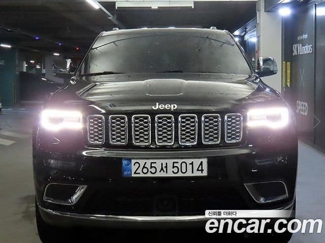 Jeep Grand Cherokee 2021 — ფოტო 2/20
