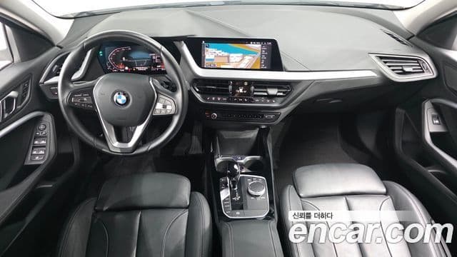 BMW 1 Series 2021 — Şəkil 7/20