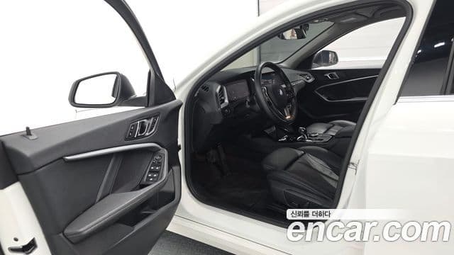 BMW 1 Series 2021 — Şəkil 10/20