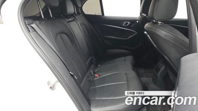 BMW 1 Series 2021 — Şəkil 12/20