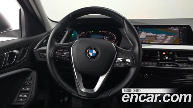 BMW 1 Series 2021 — Şəkil 13/20