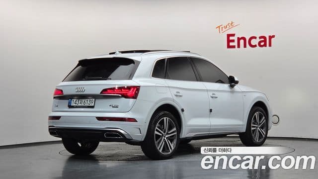 Audi Q5 2022 — Фото 2/20