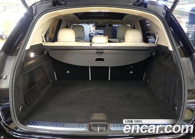Mercedes-Benz GLE-Class 2023 — ფოტო 3/20