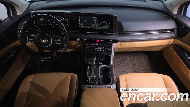 Kia Carnival 2021 — фото 7 из 20