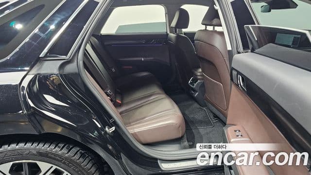 Hyundai Grandeur 2023 — ფოტო 11/20