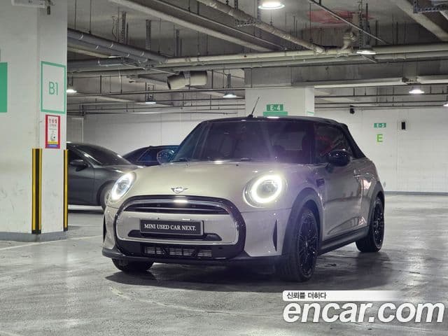 Mini Cooper Convertible 2024 — Фото 1/20