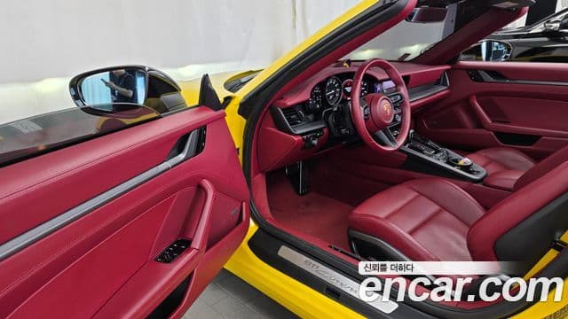 Porsche 911 2021 — Photo 14/20