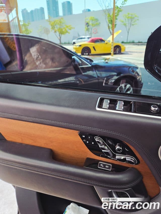 Land Rover Range Rover 2019 — Photo 4/10