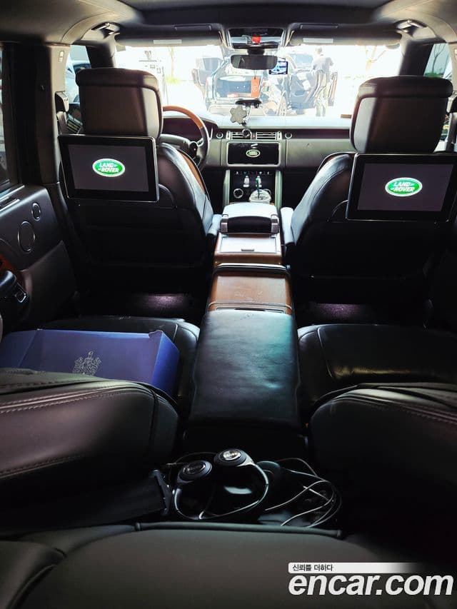 Land Rover Range Rover 2019 — Photo 2/10