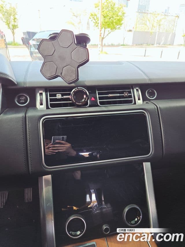 Land Rover Range Rover 2019 — Photo 5/10