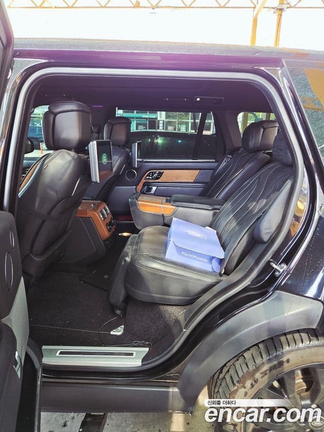 Land Rover Range Rover 2019 — Photo 7/10