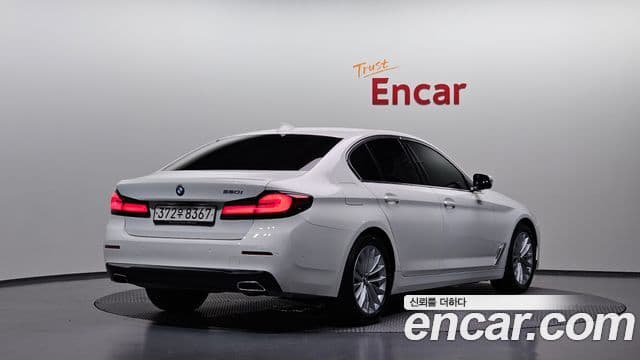BMW 5 Series 2021 — ფოტო 2/20