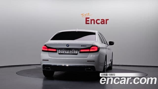 BMW 5 Series 2021 — ფოტო 4/20