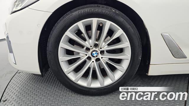 BMW 5 Series 2021 — фото 5 из 20