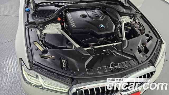 BMW 5 Series 2021 — фото 6 из 20