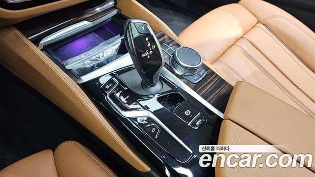 BMW 5 Series 2021 — фото 9 из 20