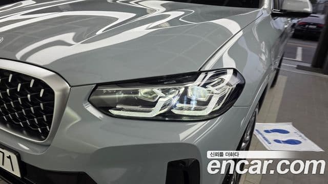 BMW X4 2025 — Photo 10/31
