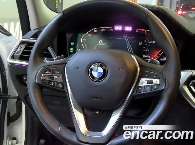 BMW 3 Series 2019 — ფოტო 6/20