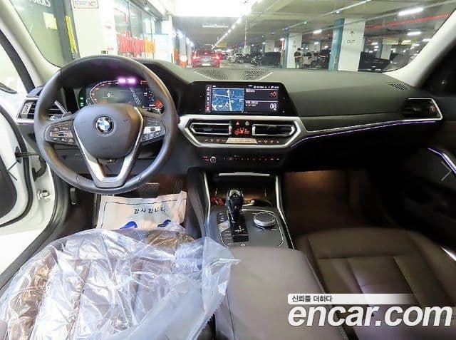 BMW 3 Series 2019 — ფოტო 8/20