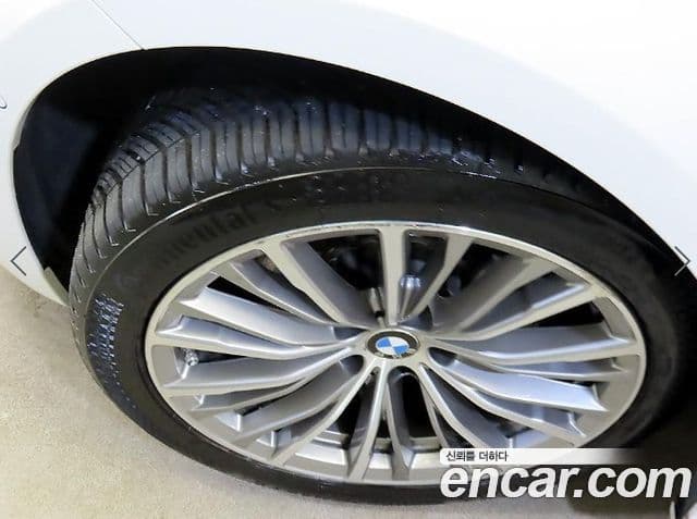 BMW 3 Series 2019 — ფოტო 20/20