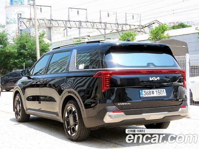 Kia Carnival 2025 — Şəkil 2/20