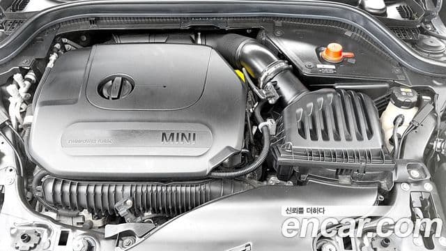 Mini Cooper S 2020 — ფოტო 19/20