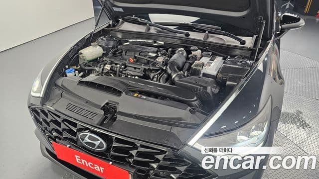 Hyundai Sonata Hybrid 2020 — Photo 8/20