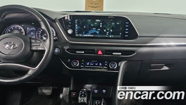 Hyundai Sonata Hybrid 2020 — Photo 15/20