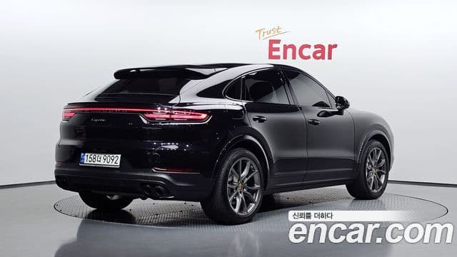 Porsche Cayenne 2021 — ფოტო 2/20