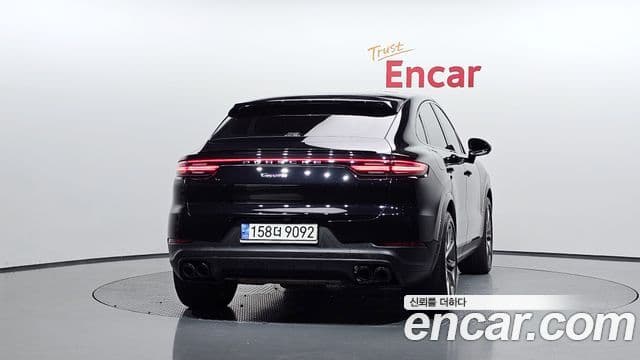 Porsche Cayenne 2021 — ფოტო 4/20