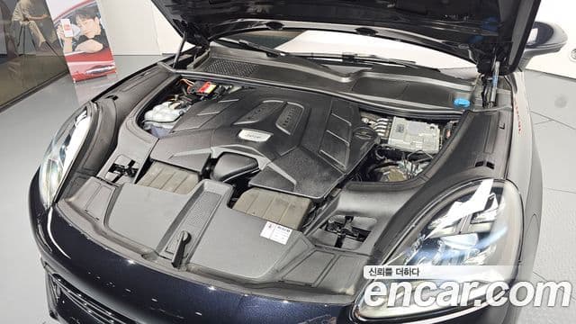 Porsche Cayenne 2021 — ფოტო 6/20