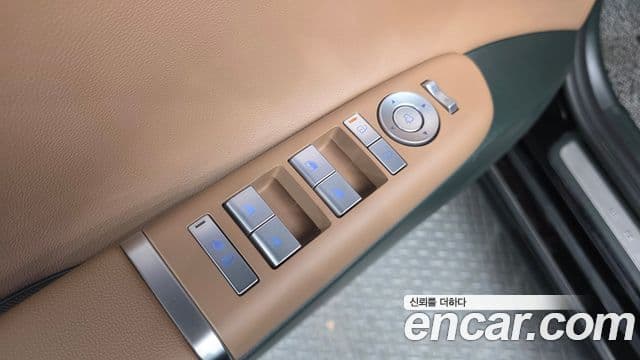 Hyundai Grandeur 2023 — ფოტო 11/20