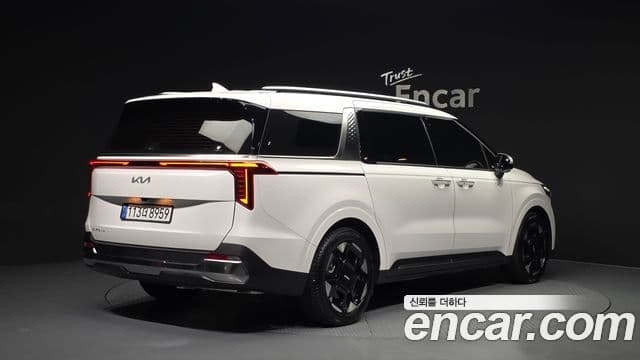 Kia Carnival 2024 — Фото 2/20